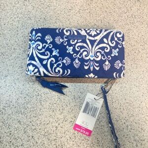 Vera Bradley crossbody and wristlet wallet. New with tags.